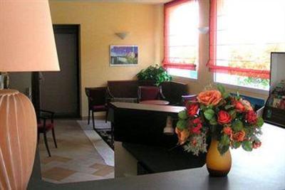 фото отеля Hotel des Bains et Residences Vic-sur-Cere