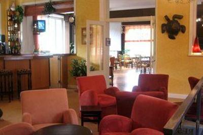 фото отеля Hotel des Bains et Residences Vic-sur-Cere