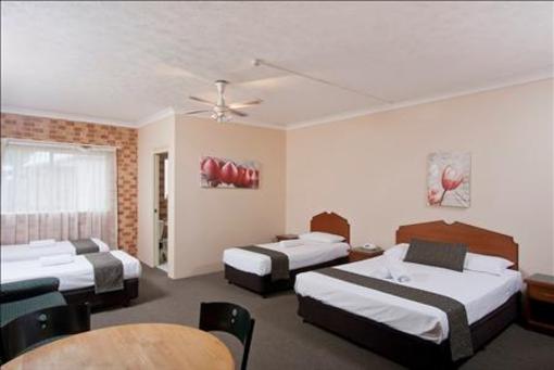 фото отеля Airport Clayfield Motel