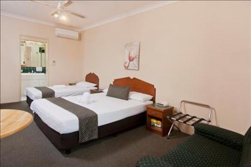 фото отеля Airport Clayfield Motel