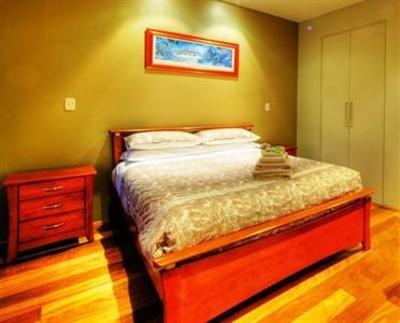 фото отеля Centenary Peaks Townhouses Bright