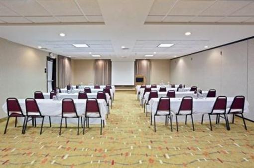 фото отеля Holiday Inn Express Albany