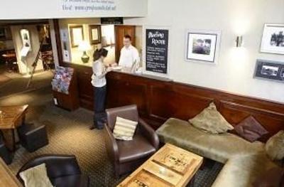 фото отеля Greyhound Hotel Carshalton London