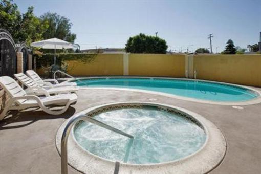 фото отеля Americas Best Value Astoria Inn and Suites