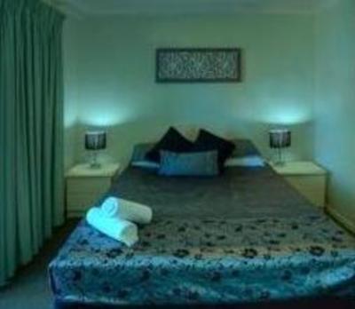 фото отеля Emerald Sands Holiday Apartments Gold Coast