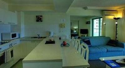 фото отеля Emerald Sands Holiday Apartments Gold Coast