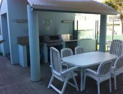 фото отеля Emerald Sands Holiday Apartments Gold Coast