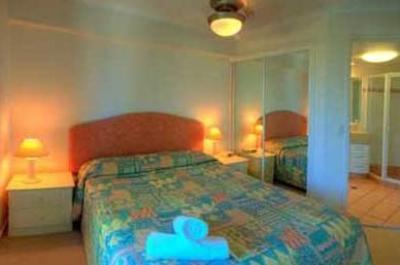 фото отеля Emerald Sands Holiday Apartments Gold Coast