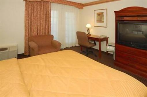 фото отеля Holiday Inn Express Atlanta West - Theme Park Area