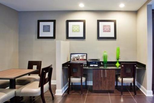 фото отеля Holiday Inn Express Atlanta West - Theme Park Area