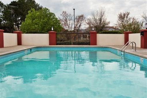 фото отеля Holiday Inn Express Atlanta West - Theme Park Area