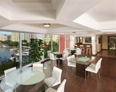 фото отеля Intracoastal Yacht Club Apartments Sunny Isles Beach