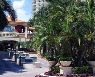 фото отеля Intracoastal Yacht Club Apartments Sunny Isles Beach
