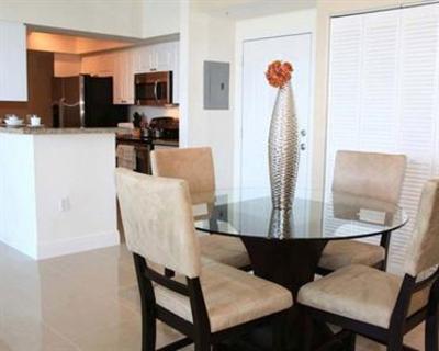 фото отеля Intracoastal Yacht Club Apartments Sunny Isles Beach