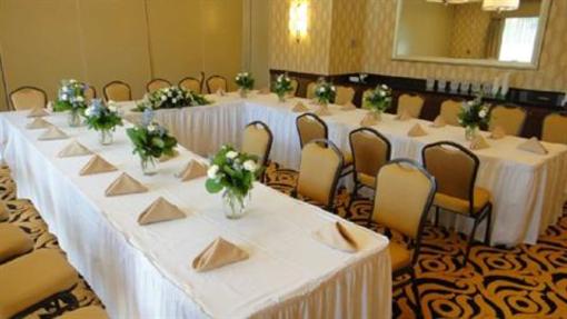 фото отеля Hampton Inn & Suites - Riverside Corona East
