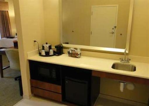 фото отеля Hampton Inn & Suites - Riverside Corona East
