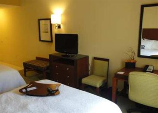 фото отеля Hampton Inn & Suites - Riverside Corona East