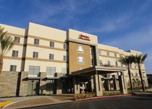 фото отеля Hampton Inn & Suites - Riverside Corona East