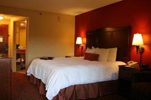 фото отеля Hampton Inn Atlanta Airport