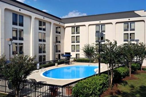 фото отеля Hampton Inn Atlanta Airport