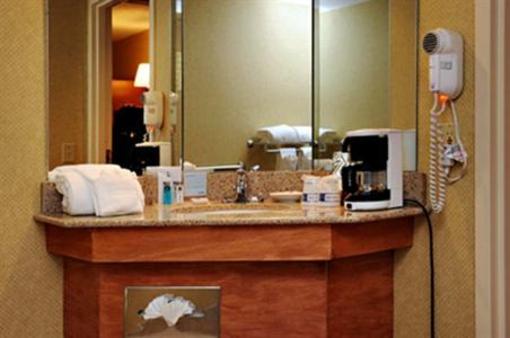 фото отеля Hampton Inn Atlanta Airport