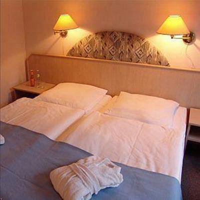 фото отеля Hotel Unter den Linden
