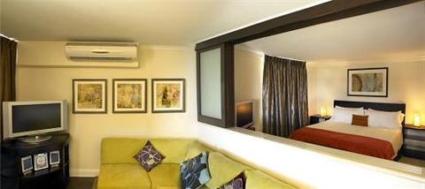 фото отеля Outrigger Regency on Beachwalk Hotel Honolulu