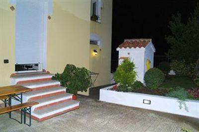фото отеля Bed & Breakfast Oliena