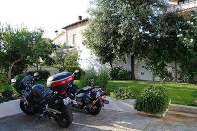 фото отеля Bed & Breakfast Oliena