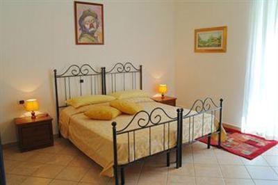 фото отеля Bed & Breakfast Oliena