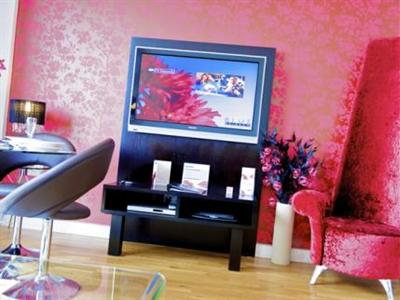фото отеля Blue Rainbow ApartHotel Manchester