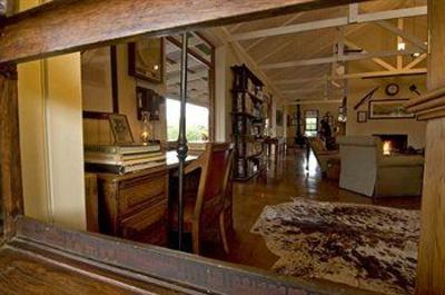 фото отеля Three Tree Hill Lodge