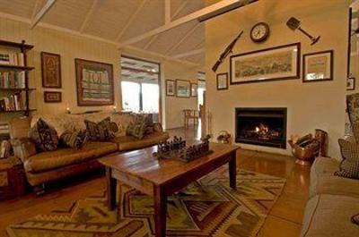 фото отеля Three Tree Hill Lodge