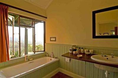 фото отеля Three Tree Hill Lodge