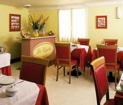 фото отеля Hotel les Cigales