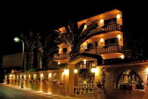 фото отеля Kokkari Beach Hotel
