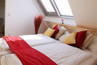 фото отеля Star Apartments Maria-Theresien-Strabe