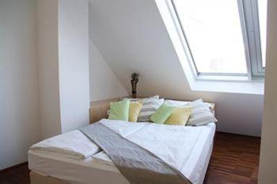 фото отеля Star Apartments Maria-Theresien-Strabe