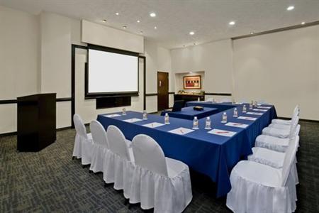 фото отеля Fiesta Inn Guadalajara