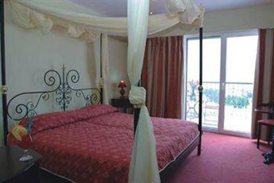 фото отеля Kriopigi Beach Hotel