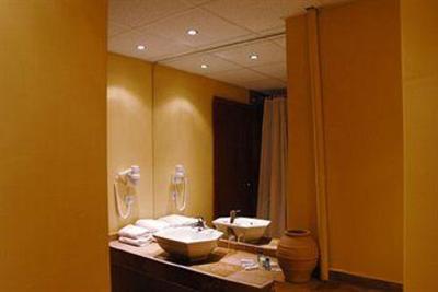 фото отеля Kriopigi Beach Hotel