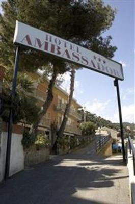 фото отеля Ambassador Hotel Laigueglia