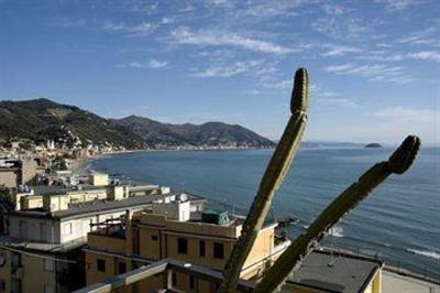 фото отеля Ambassador Hotel Laigueglia