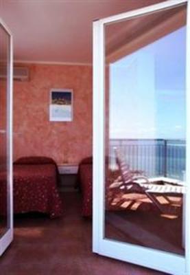фото отеля Ambassador Hotel Laigueglia