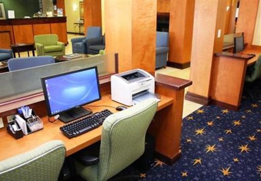 фото отеля Fairfield Inn and Suites Greensboro