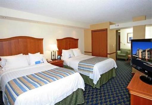 фото отеля Fairfield Inn and Suites Greensboro