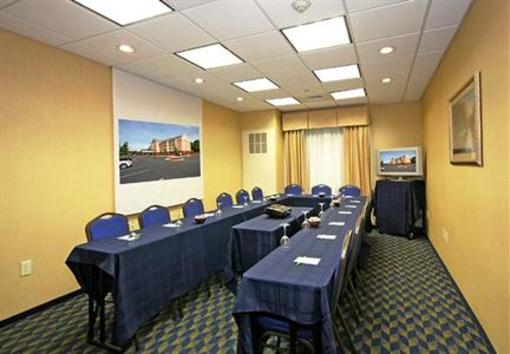фото отеля Fairfield Inn and Suites Greensboro