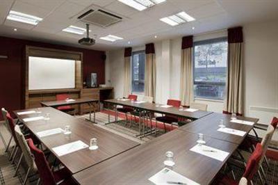 фото отеля Holiday Inn Express Leeds City Centre-Armouries