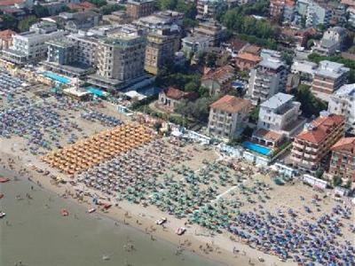 фото отеля Residence & Suites Bellaria-Igea Marina