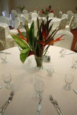 фото отеля Holiday Inn Express Hotel & Suites Montreal Airport